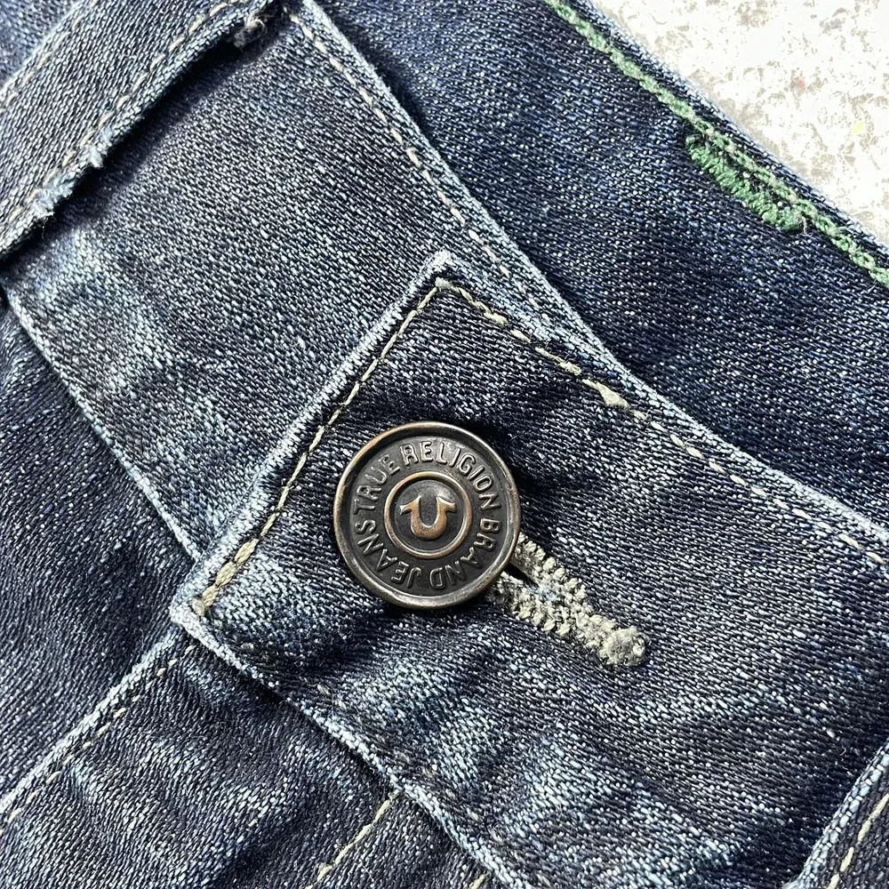 True Religion Geno Relaxed Slim Jeans Mens 34 Blue Wash Distress Denim Fit 36x35